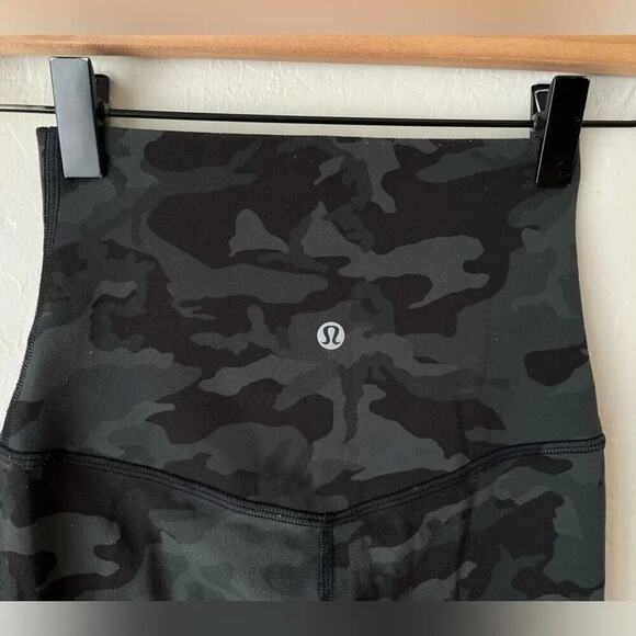 Lululemon align shorts green Camo 2 - Picture 5 of 9